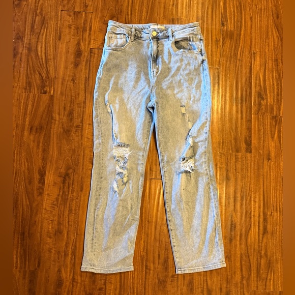 Risen Jeans Denim - RISEN distressed light washed capris size 13/31
